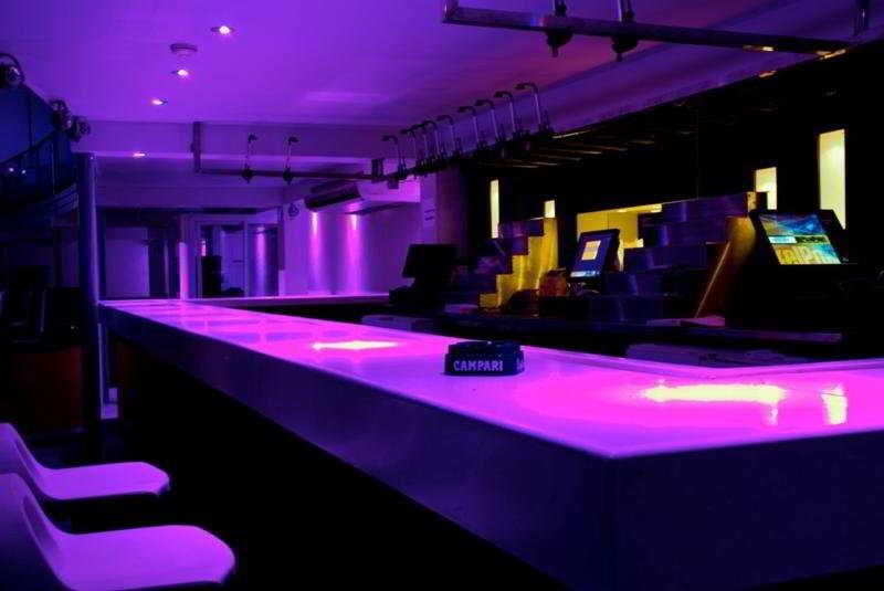 Queens Hotel ปารามารีโบ ภายนอก รูปภาพ