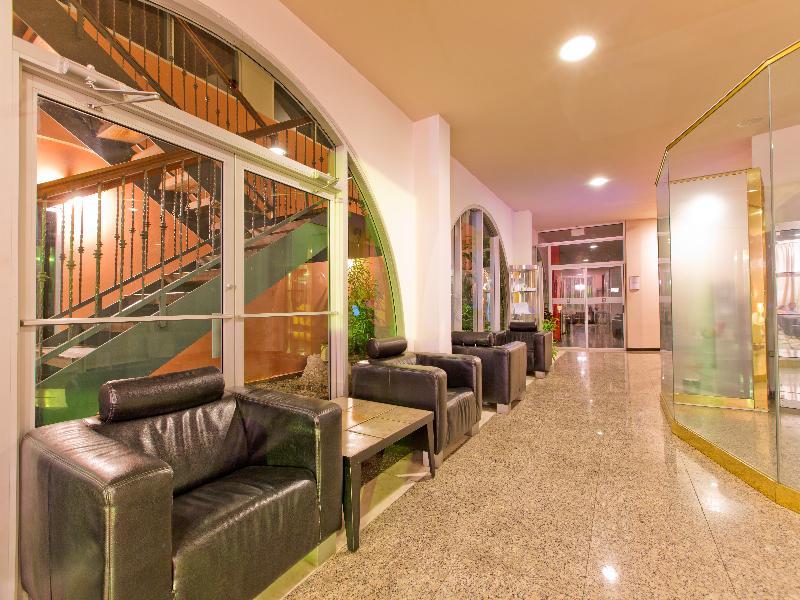 Queens Hotel ปารามารีโบ ภายนอก รูปภาพ