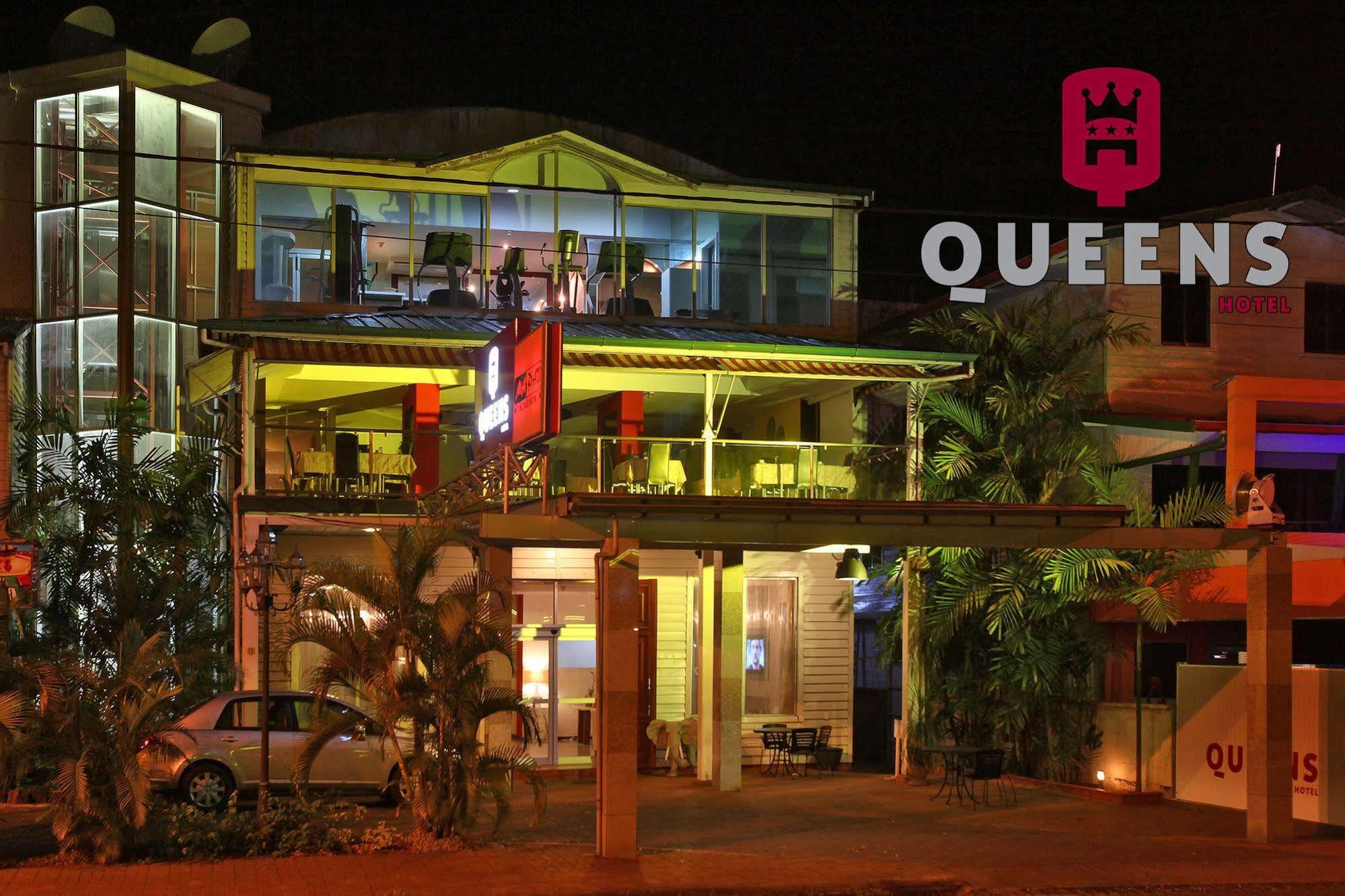 Queens Hotel ปารามารีโบ ภายนอก รูปภาพ