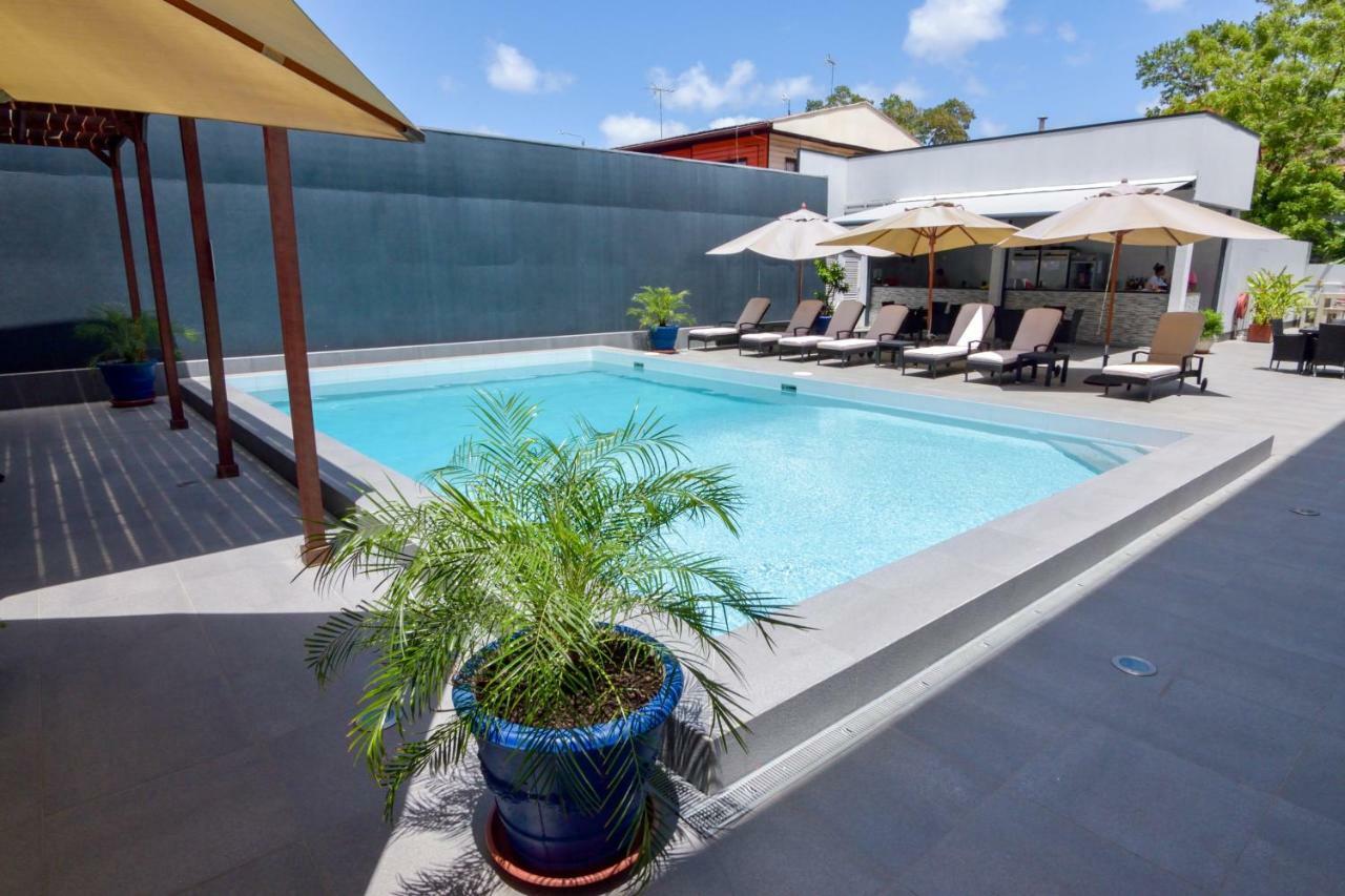 Queens Hotel ปารามารีโบ ภายนอก รูปภาพ